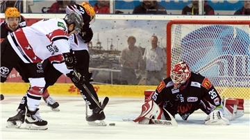 Jerry Kuhn hat für die Pinguins in der DEL und in der DEL2 den Kastern sauber gehalten. 