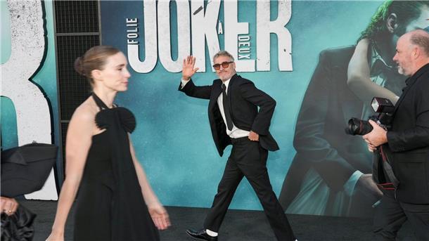 Joaquin Phoenix bringt seine Frau und Kollegin Rooney Mara zu einer Filmpremiere mit. (Archivbild)