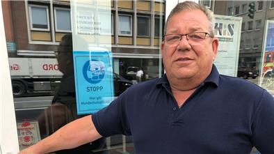 Jörg Dämmig hat den Täter auf der Lloydstraße beobachtet und gesehen, wie mehrmals geschossen wurde mit der Armbrust.