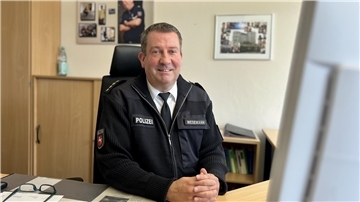 Jörg Wesemann verabschiedet sich wieder von der Polizeiinspektion Rotenburg.