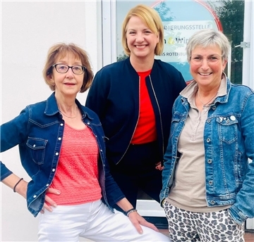 Johanna Meeske (von links), Ilka Holsten-Poppe und Frauke Siems unterstützen Frauen beim beruflichen Wiedereinstieg.