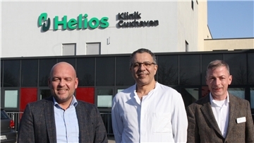 Johannes Rasche (kommissarischer Geschäftsführer), Dr. Mohamed Al-Mwalad (ärztlicher Direktor und Chefarzt der Urologie) und Pflegedirektor Jörg Schulte (von links) berichteten über Ausrichtung und Projekte der Helios-Klinik Cuxhaven.
