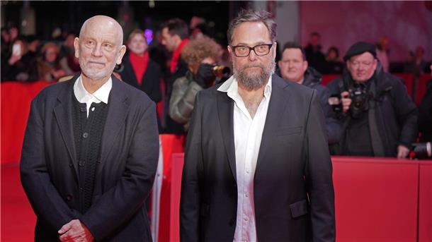 John Malkovich (l) und Robert Schwentke auf der Berlinale.