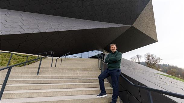 Jonas Kaufmann vor dem Festspielhaus in Erl. (Archivbild)
