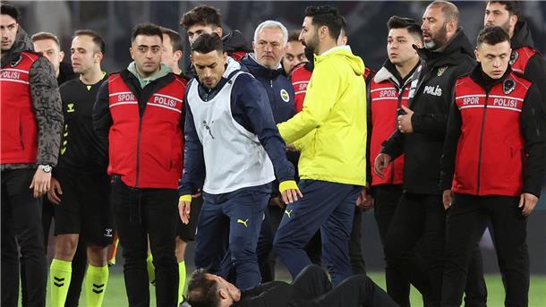 Gegnerischer Coach rügt Mourinho: „Nicht nett und stilvoll“ José Mourinho nach seinem tätlichen Angriff.