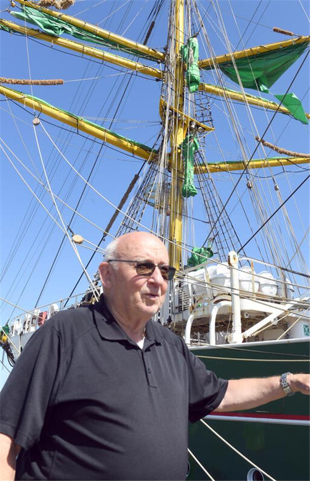 Der Rumms-Moment im Video: „Alex II“ havariert in Bremerhaven - Törns fallen aus Jürgen Hinrichs von der DSST ist schockiert - und erleichtert zugleich. Denn es gab keine Verletzten.