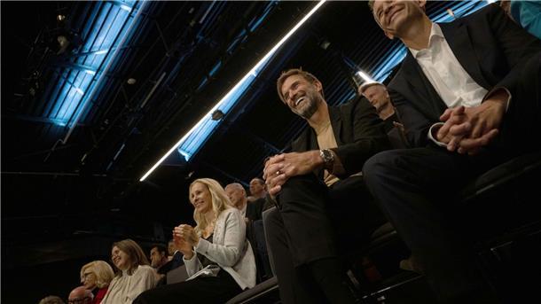 Jürgen Klopp erhält Walther-Bensemann-Preis - und wird frech Jürgen Klopp zeigte sich gut gelaunt bei der Verleihung des Walther-Bensemann-Preises.