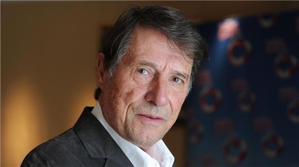 Zehn besondere Geschichten über Udo Jürgens Jürgens sang seinen Titel „17 Jahr, blondes Haar“ zuerst auf Italienisch, und die Angebetete war 18 (Archivbild)