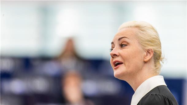 Julia Nawalnaja im Plenarsaal des Europäischen Parlaments in Staßburg.
