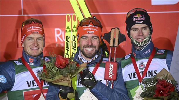 Kombinierer Rydzek führt deutsches Trio aufs Podium Julian Schmid (l), Johannes Rydzek (M) und Vinzenz Geiger sorgten in Finnland für ein deutsches Podest in der Norischen Kombination.