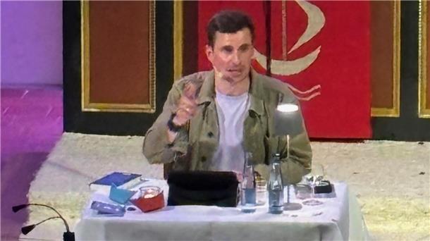 Julian Sengelmann stellte sein neues Buch vor. 