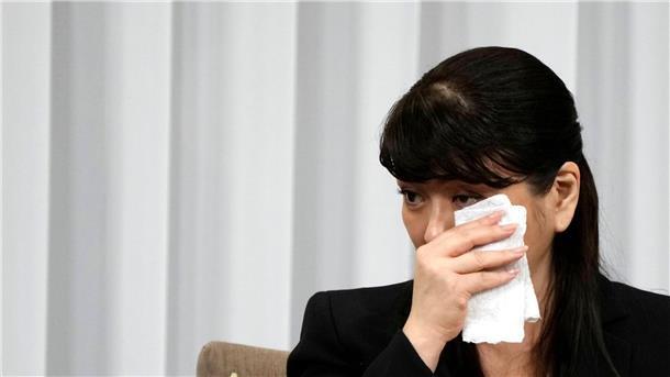 Missbrauch in Japans Entertainment-Branche - Geständnis Julie Keiko Fujishima, scheidende Präsidentin des Unterhaltungsunternehmens Johnny & Associates Inc. während der Pressekonferenz.