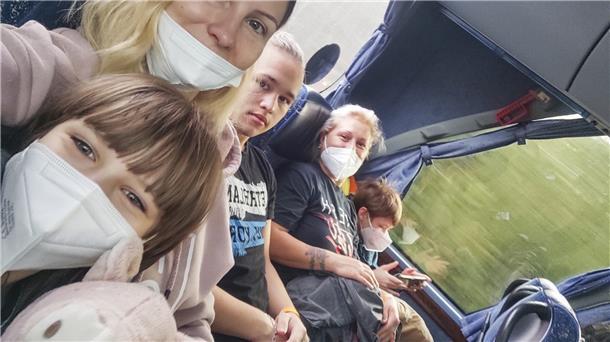 Juliia und Karina sind mit ihren drei Kindern geflüchtet: Die Reise ging in Saporischschja los und endete in Zeven.