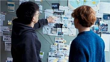 Julius und Moritz wollen den Filmdieb stellen.