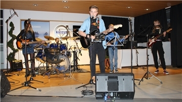 Junge Nachwuchsmusiker haben für das Konzert fleißig geübt und präsentieren ein Programm von Pop bis Klassik.