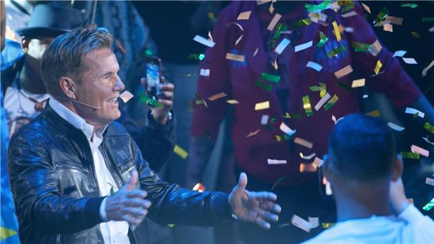 „DSDS“-Finale endet mit Flitzer und einem neuen Superstar Juror Dieter Bohlen kommt für die erste Live-Show ins Studio und lässt sich feiern.