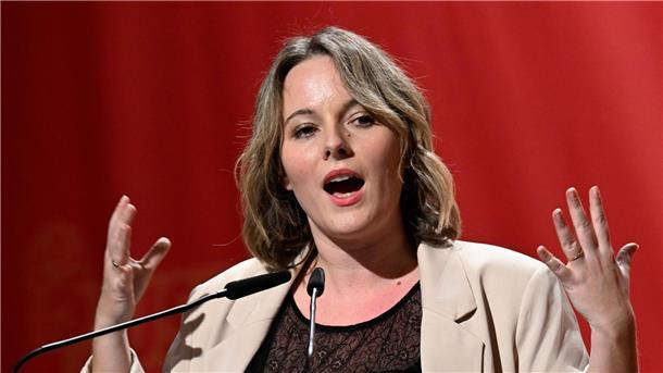 Klimageld nicht vor 2025? - Rufe nach mehr Tempo nehmen zu Juso-Vorsitzende Jessica Rosenthal fordert eine schnellere Einführung des Klimageldes.