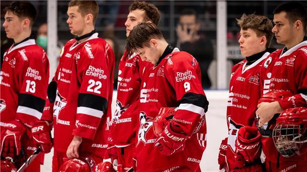 Justin Büsing (Mitte) kehrt zurück zu seinen Wurzeln: Das Bremerhavener Eigengewächs freut sich auf die Zeit bei den Pinguins.