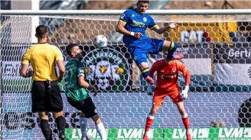 Kampf um jeden Ball im Duell Münster gegen Braunschweig.