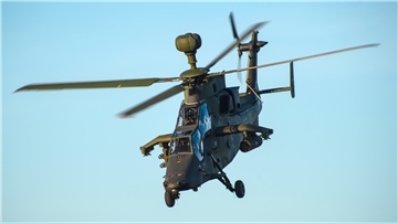 Kampfhubschrauber vom Typ Tiger flogen in diesen Tagen zwecks Übung mit Bodentruppen am Himmel über der Region Deinstedt. 