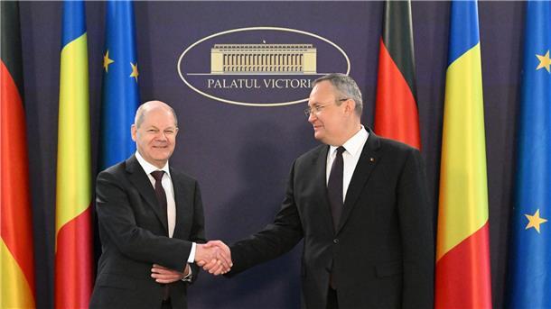 Kanzler Olaf Scholz trifft Rumäniens Ministerpräsident Nicolae Ciuca in Bukarest.