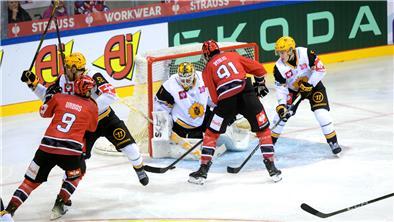 Kapitän Jan Urbas und Miha Verlic wollen am Dienstag in Skelleftea den Sprung ins Viertelfinale der Champions League schaffen.