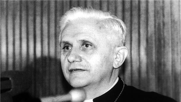 Kardinal Joseph Ratzinger 1986 im Vatikan.