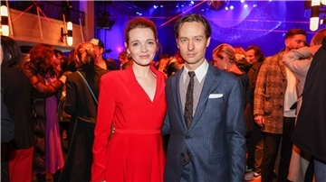 Karoline Herfurth und Tom Schilling sind zu Gast bei der Medienboard-Party.