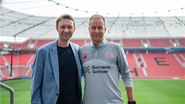 Kein Schreihals: Gentleman Hjulmand legt in Leverkusen los Kasper Hjulmand (r) und Simon Rolfes kennen sich schon länger.