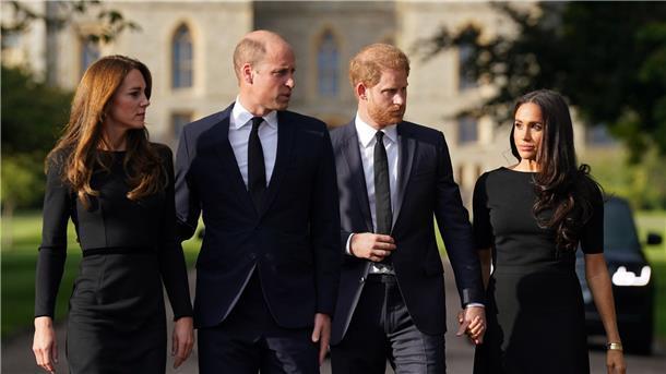 Kate (l-r), William, Harry und Meghan treffen nach dem Tod von Königin Elizabeth II. in Windsor aufeinander.
