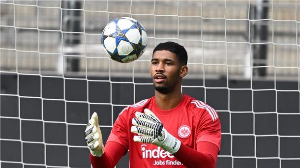 Nach Patzern: Zetterer statt Kauã Santos im Eintracht-Tor Kauã Santos muss sich vorerst mit der Rolle als Nummer zwei zufriedengeben.