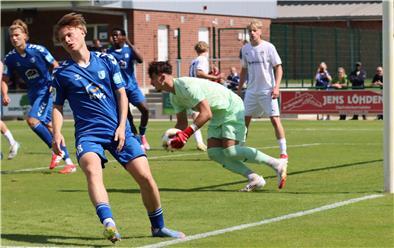 Keeper Laurin Peschlow war beim 2:0-Sieg gegen den 1. FC Magdeburg ein sicherer Rückhalt seiner Mannschaft.