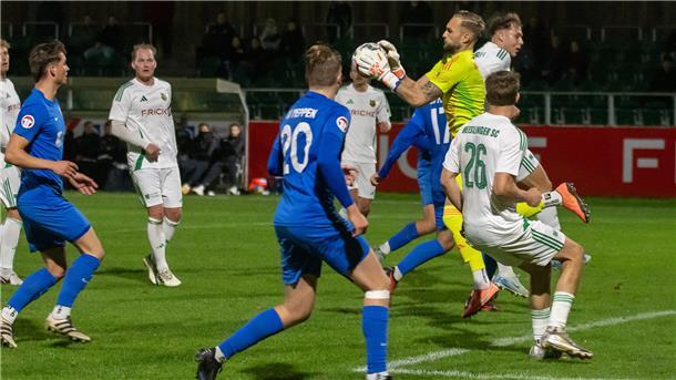 Heeslinger SC feiert trotz Unterzahl deutlichen 5:2-Sieg gegen SV Meppen II Jeroen Gies