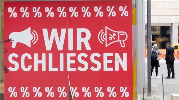 Deutlicher mehr Firmenpleiten - Droht eine Insolvenzwelle? Keine guten Zeiten für Unternehmer: Immer mehr Firmen in Deutschland droht Experten zufolge wegen schwächelnder Konjunktur und steigender Kosten die Insolvenz.