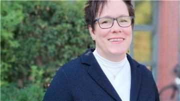 Frau