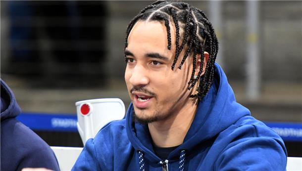 Eisbären wollen mit tieferer Rotation zum Heimsieg kommen Khalid Thomas saß am Sonnabend beim Heimspiel gegen Leverkusen als Zuschauer auf der Bank. Gegen Kirchheim soll der Eisbären-Neuzugang sein Debüt feiern.