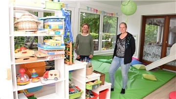 Kinder, Eltern und Tagesmütter haben in Corona-Zeiten mit Herausforderungen zu kämpfen, sagen Kirsi Lindemann aus Sottrum (rechts) und Sandra Biendara-Klindworth aus Weertzen.