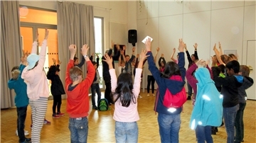 Kinder im Alter von 8 bis 13 Jahren werden bei der Kulturwerkstatt kreativ.