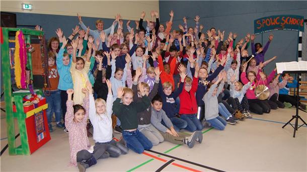 Kindermusical feiert Premiere: 70 junge Sängerinnen und Sänger freuen sich riesig auf ihren Auftritt am 8. März in der Bramstedter Kirche.