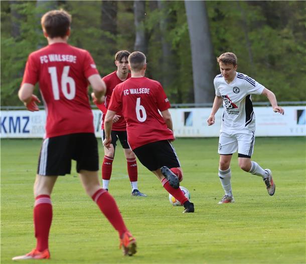 Kjell Hinrichs machte eine starke Partie im Mittelfeld, krönte seine Leistung mit dem Tor zum 3:0 für den TuS Zeven in der 55. Minute.