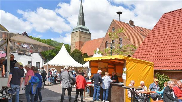 Krabbenpulmeisterschaft beim 30. Krabbentag in Wremen