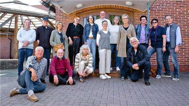 Knapp 20 frühere Zinzendorfschüler kamen jetzt, ein halbes Jahrhundert nach ihrem Schulabschluss am Ende der zehnten Klasse, in Butjadingen zu einem Klassentreffen zusammen.