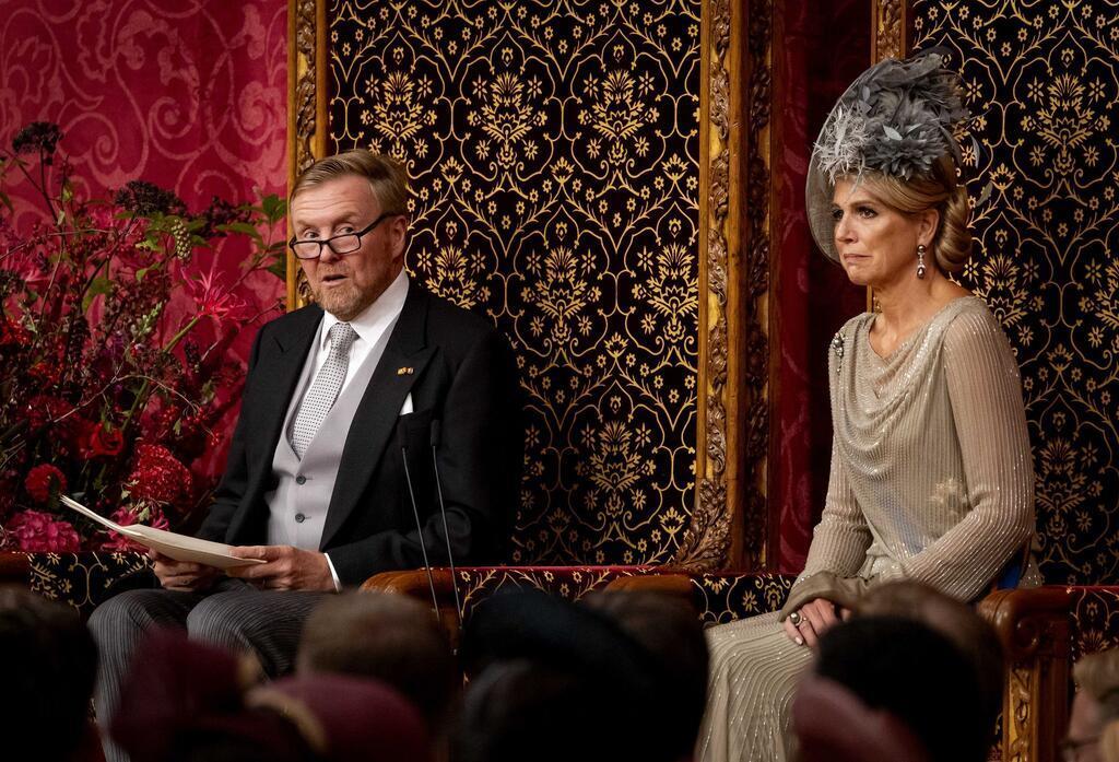 König Willem-Alexander verliest mit Königin Maxima an seiner Seite die Thronrede.