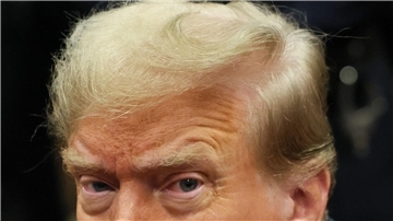 Können diese Augen lügen? Donald Trump beteuert in allen Verfahren seine Unschuld.
