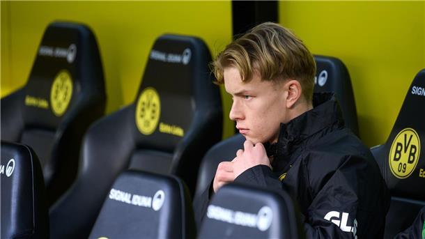 Kovac spricht über Startelf-Chance von Neuzugang Chukwuemeka Könnte den verletzten Ramy Bensebaini ersetzen: BVB-Neuzugang Daniel Svensson.