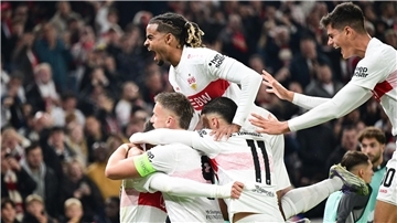 Kollektiver Jubel: Der VfB freut sich über das 1:0 gegen Vigo.