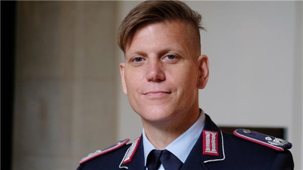Kommandeurin der Bundeswehr Anastasia Biefang kämpft vor dem Bundesverfassungsgericht für das Recht auf sexuelle Selbstbestimmung.
