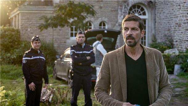 Kommissar Dupin (Pasquale Aleardi) nimmt die Ermittlungen auf.