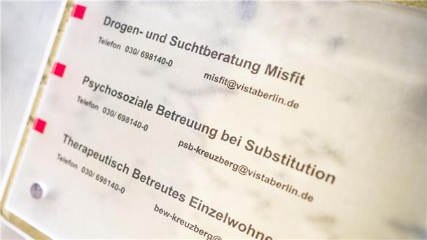 Ärztevertreter sprechen sich für „Drug Checking“ aus Konsumenten von Drogen können ihre gekauften Substanzen in Berlin ab sofort kostenlos testen lassen.