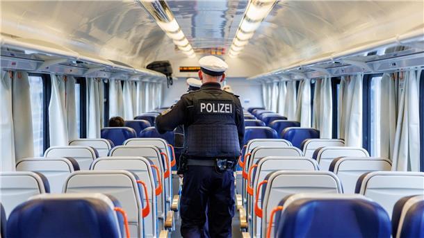Kontrollen der Bundespolizei an der Grenze zu Tschechien. (Archivbild)